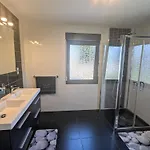 Spacieux, Confort Moderne, Jardin Paisible - Fr-1-589-695 펜션