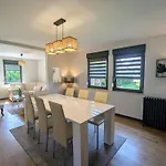 Spacieux, Confort Moderne, Jardin Paisible - Fr-1-589-695 펜션 *