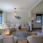 Spacieux, Confort Moderne, Jardin Paisible - Fr-1-589-695 펜션