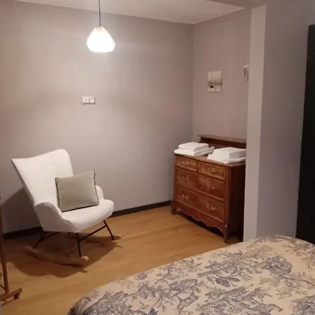 Hébergement de vacances Spacieux, Confort Moderne, Jardin Paisible - Fr-1-589-695