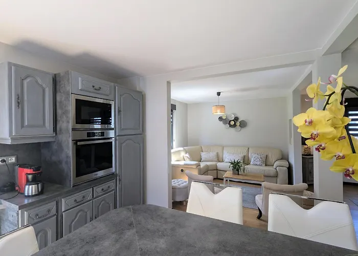 펜션 Spacieux, Confort Moderne, Jardin Paisible - Fr-1-589-695 *